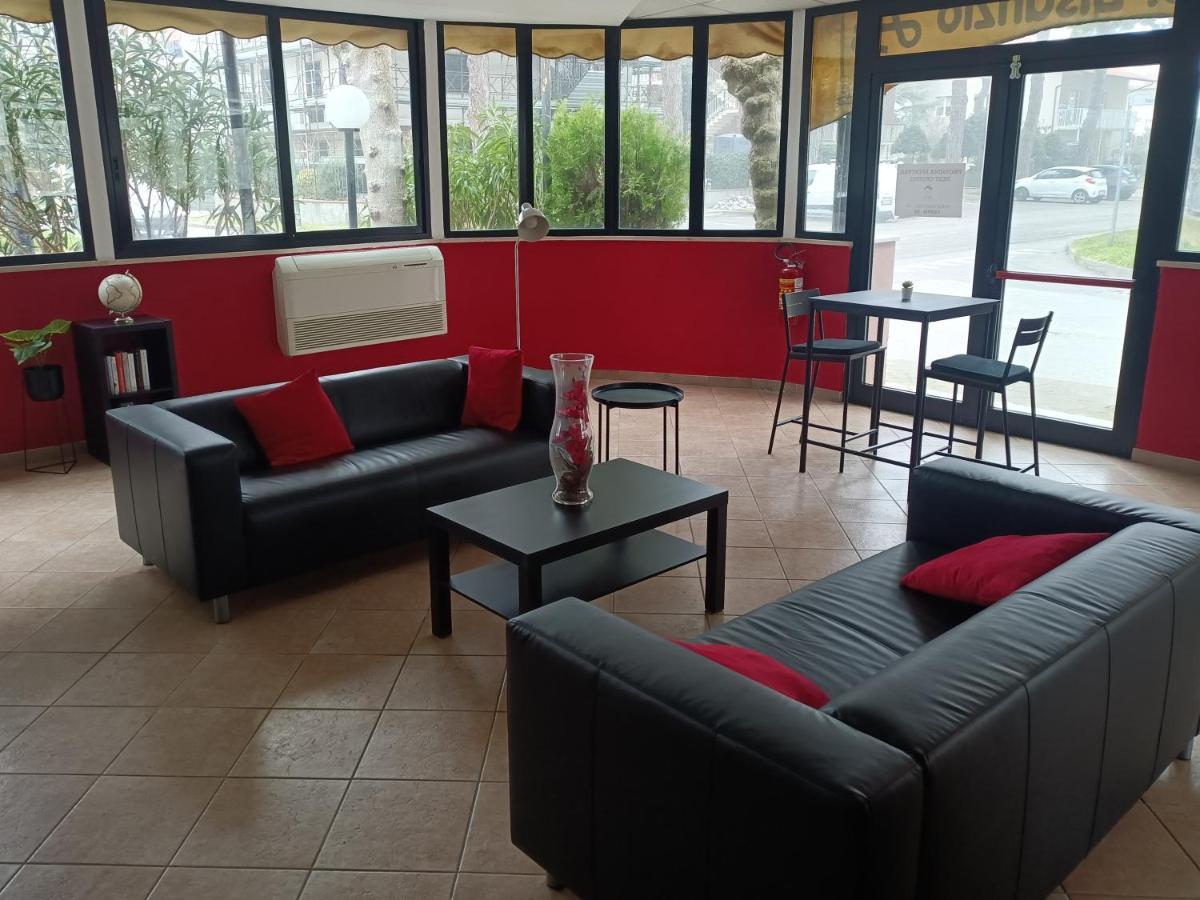 Hotel La Torre Cervia Exterior photo