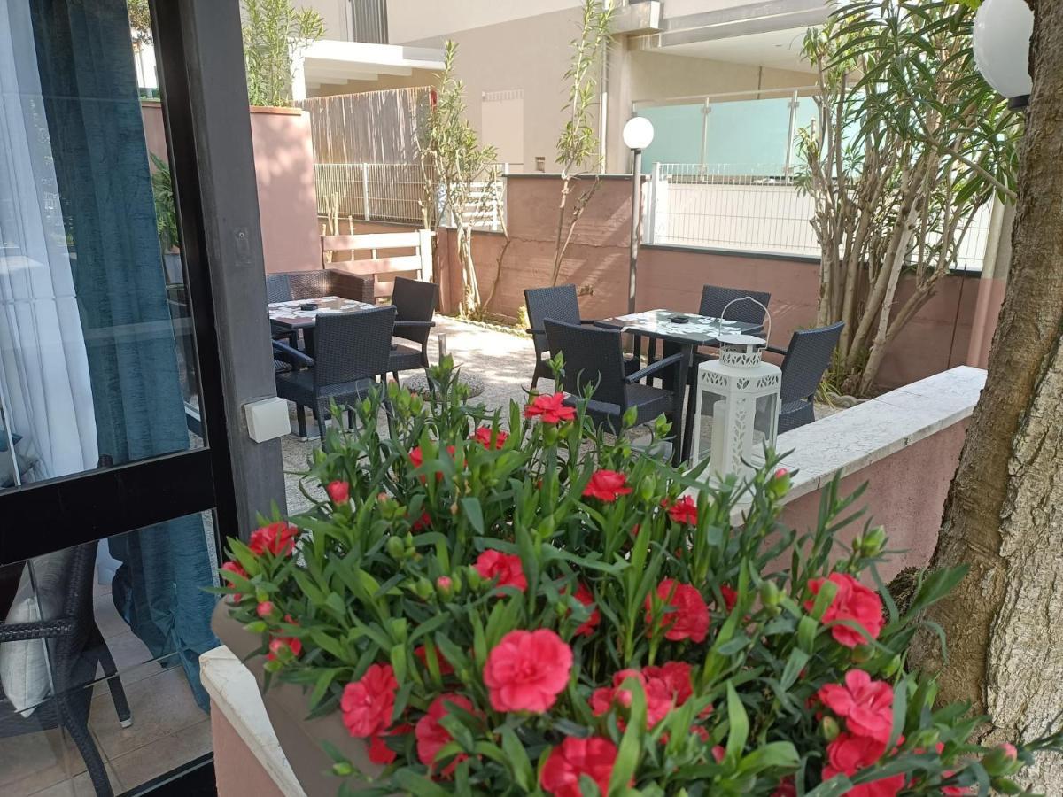 Hotel La Torre Cervia Exterior photo