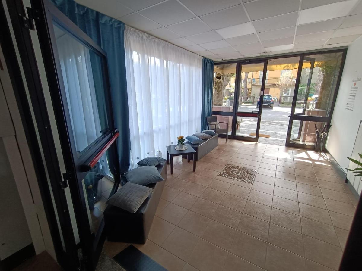 Hotel La Torre Cervia Exterior photo